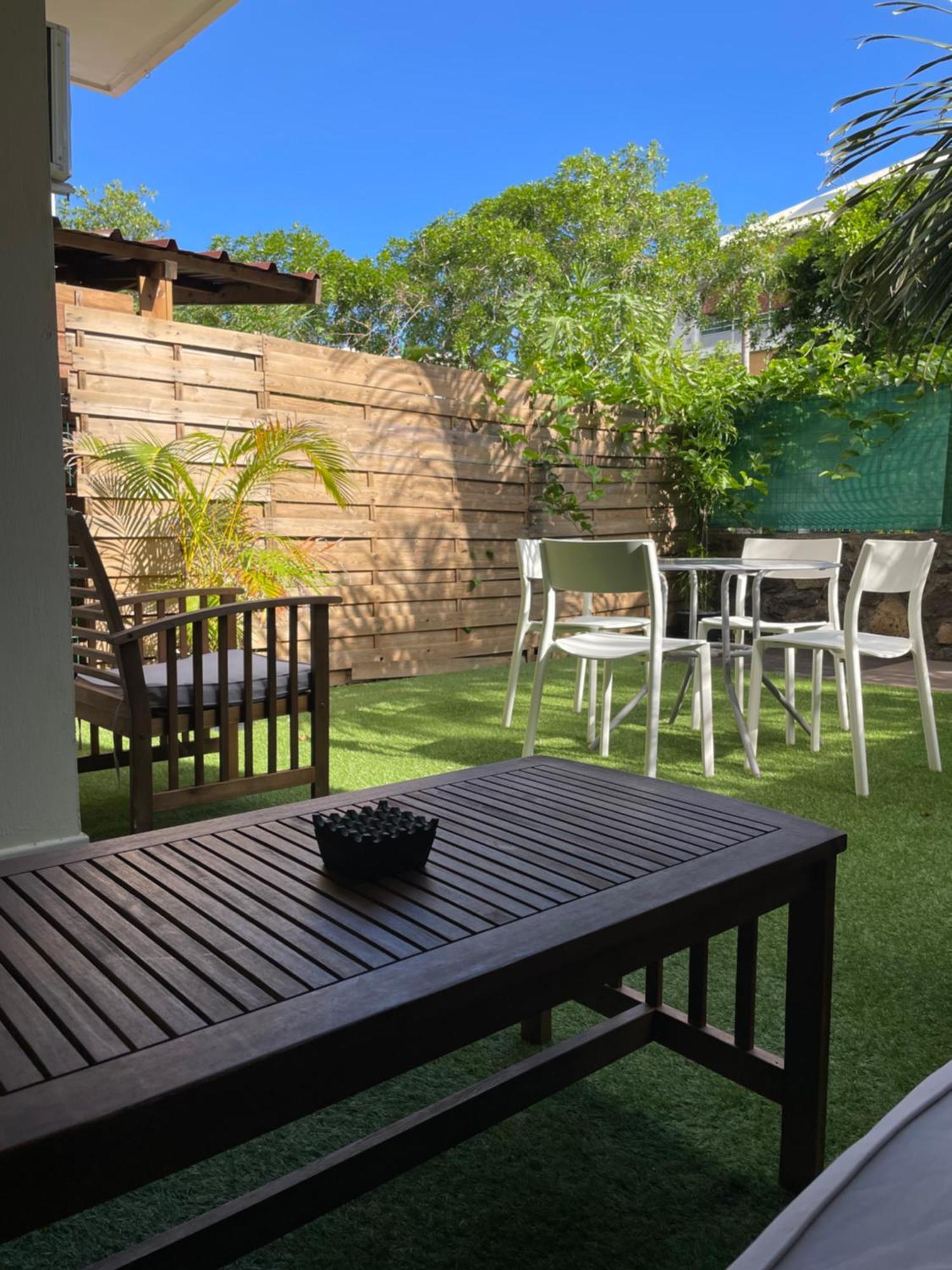 Prana Lodge Saint Gilles Les Bains 800 M De La Plage Bagian luar foto